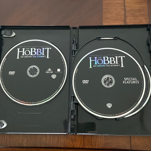 The Hobbit motion picture trilogy DVD set - Picture 3 of 5